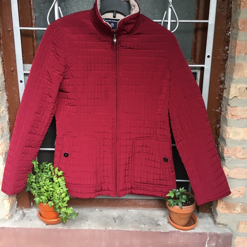 Portrait brick red quilted coat zipper front small
